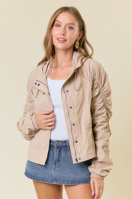 CINCHED SLEEVE LIGHTWEIGHT HOODIE