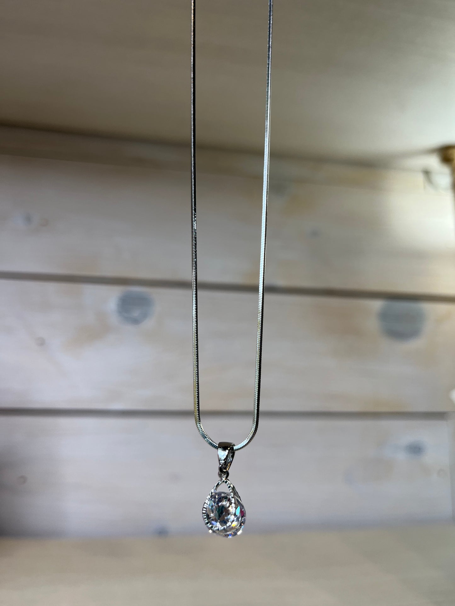 Jewel necklace with teardrop