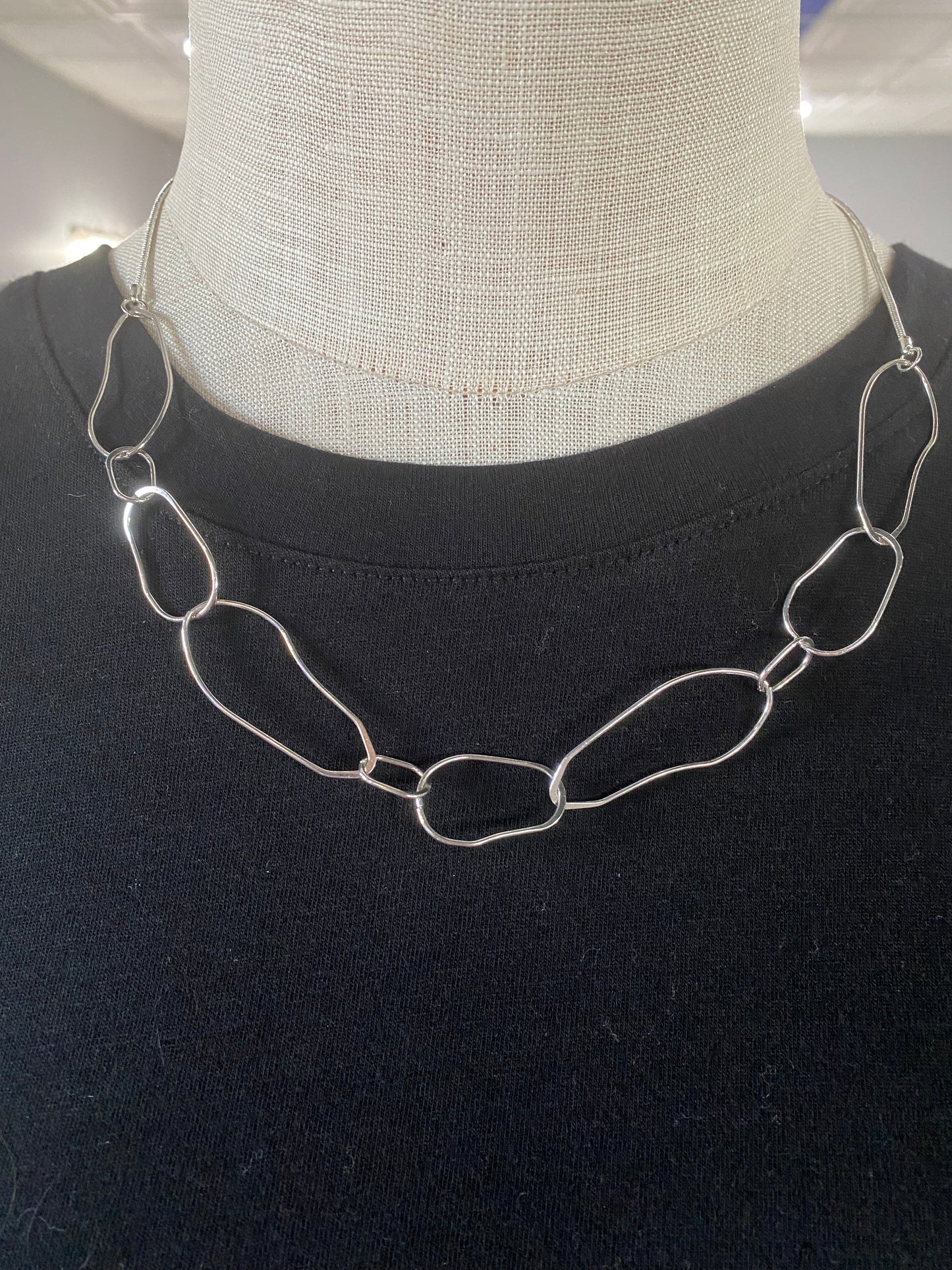 ABSTRACT OVALS NECKLACE