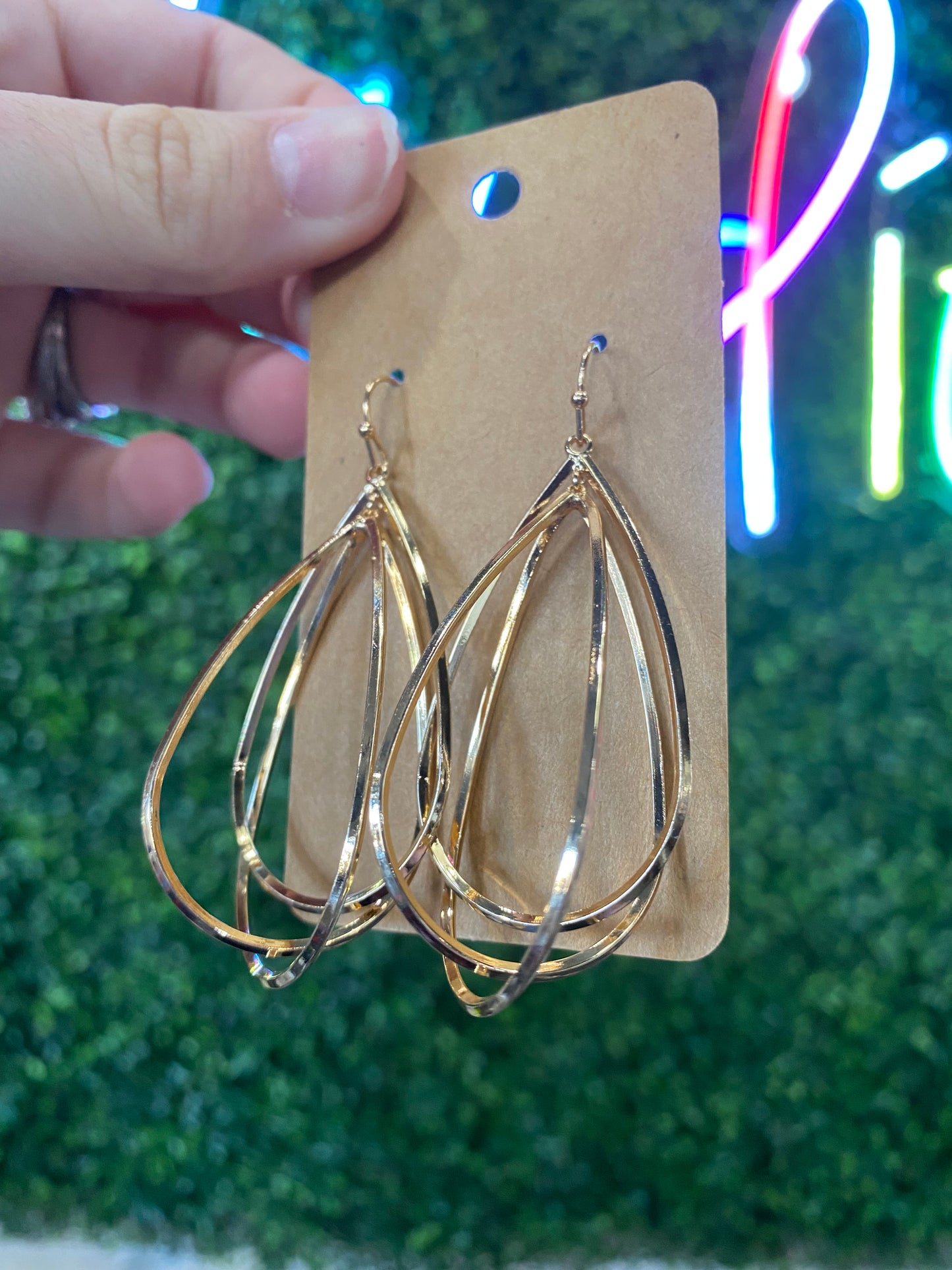 TRIPLE TEARDROP EARRINGS
