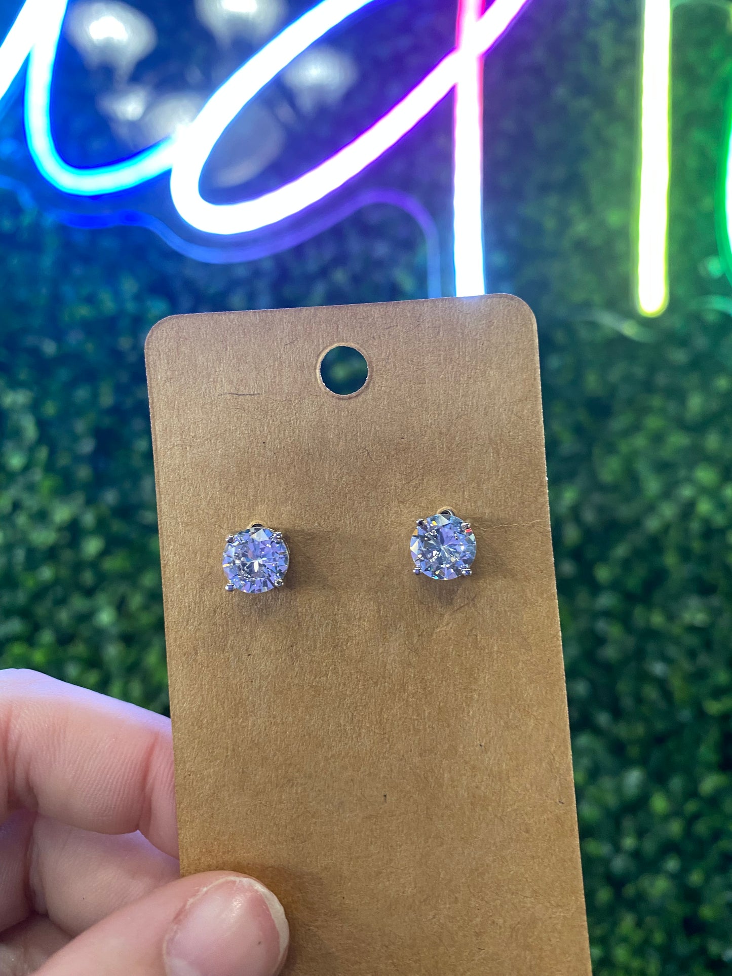 SIMPLE CRYSTAL STUDS