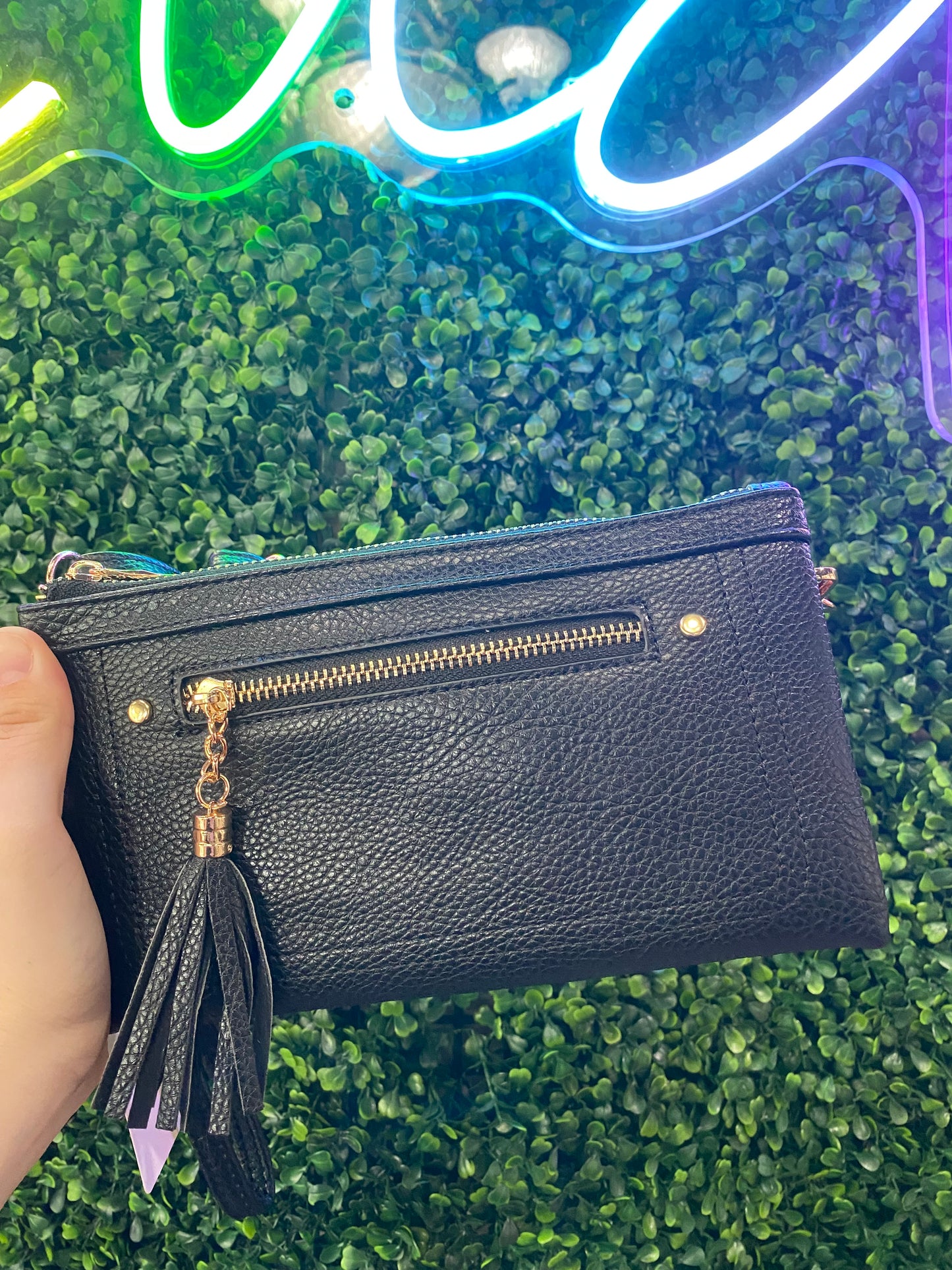 CROSSBODY CLUTCH WITH TASSLE
