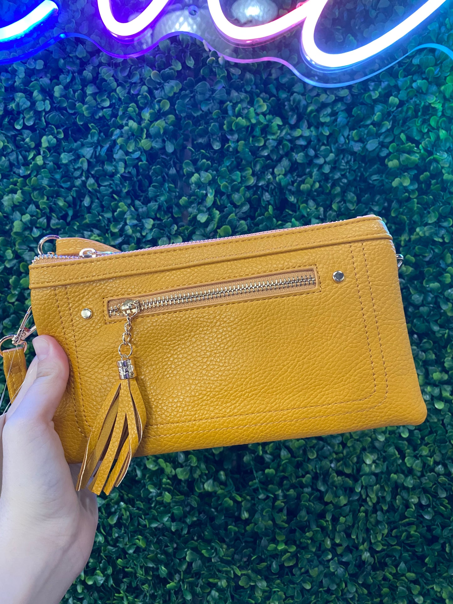 CROSSBODY CLUTCH WITH TASSLE