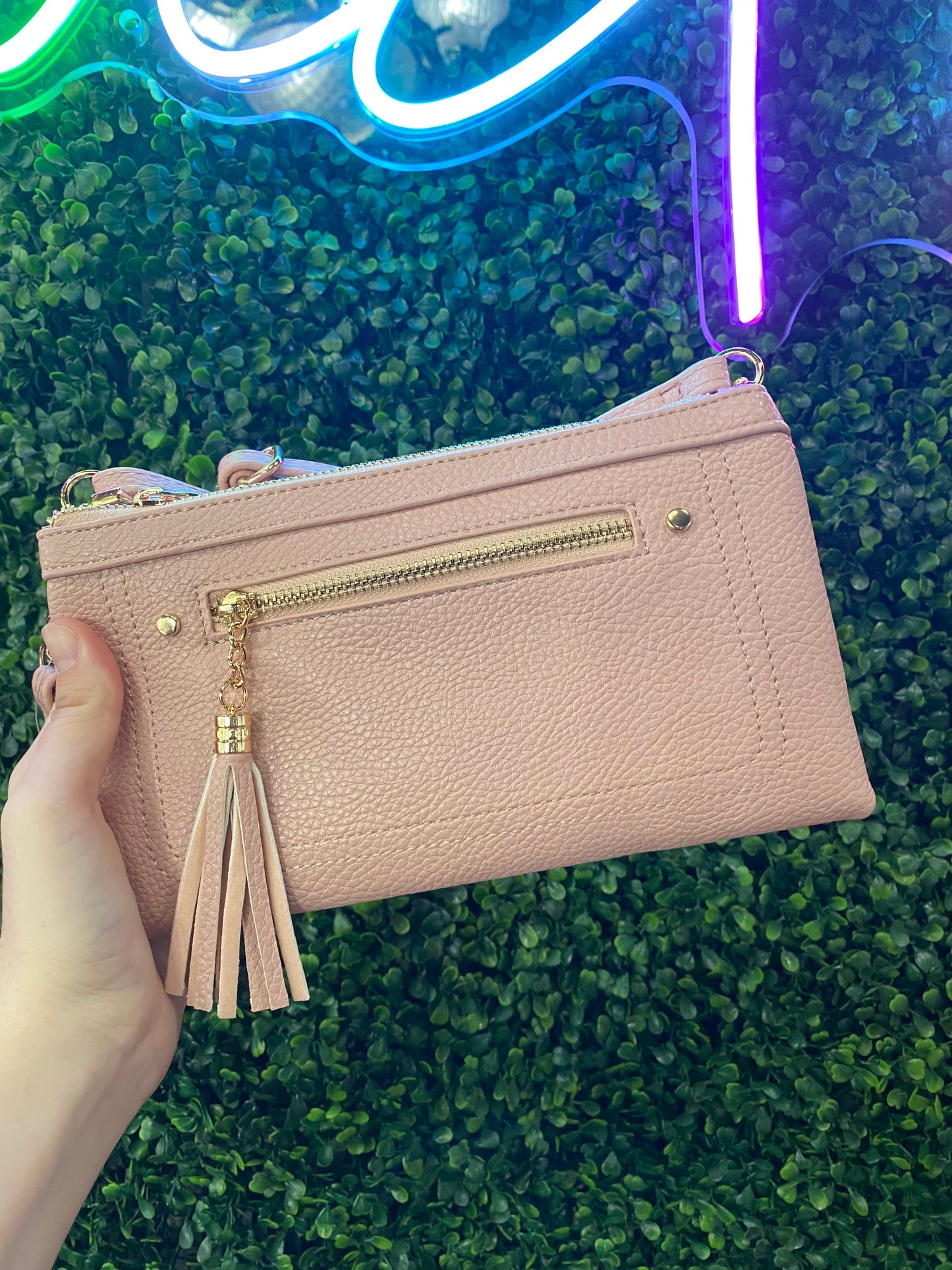CROSSBODY CLUTCH WITH TASSLE
