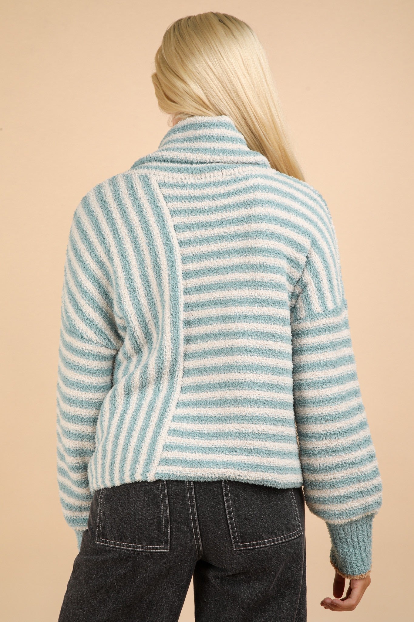 STRIPED TURTLENECK SWEATER