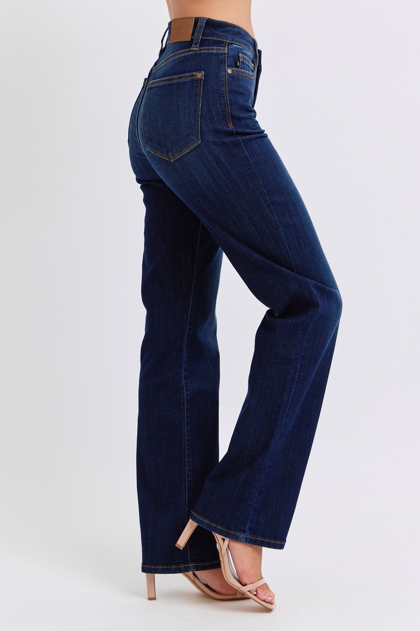 DARK WASH STRAIGHT LEG JEANS