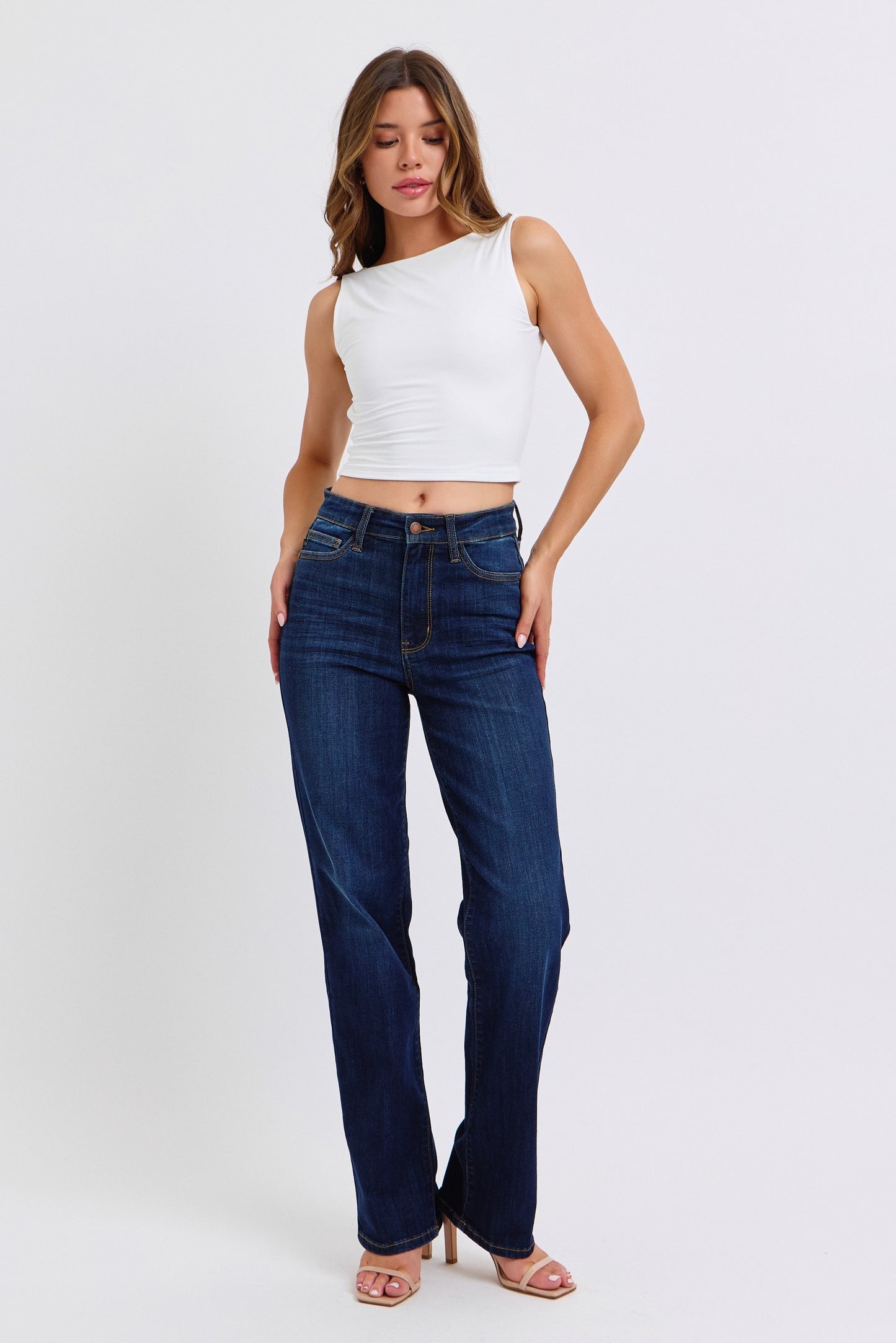 DARK WASH STRAIGHT LEG JEANS