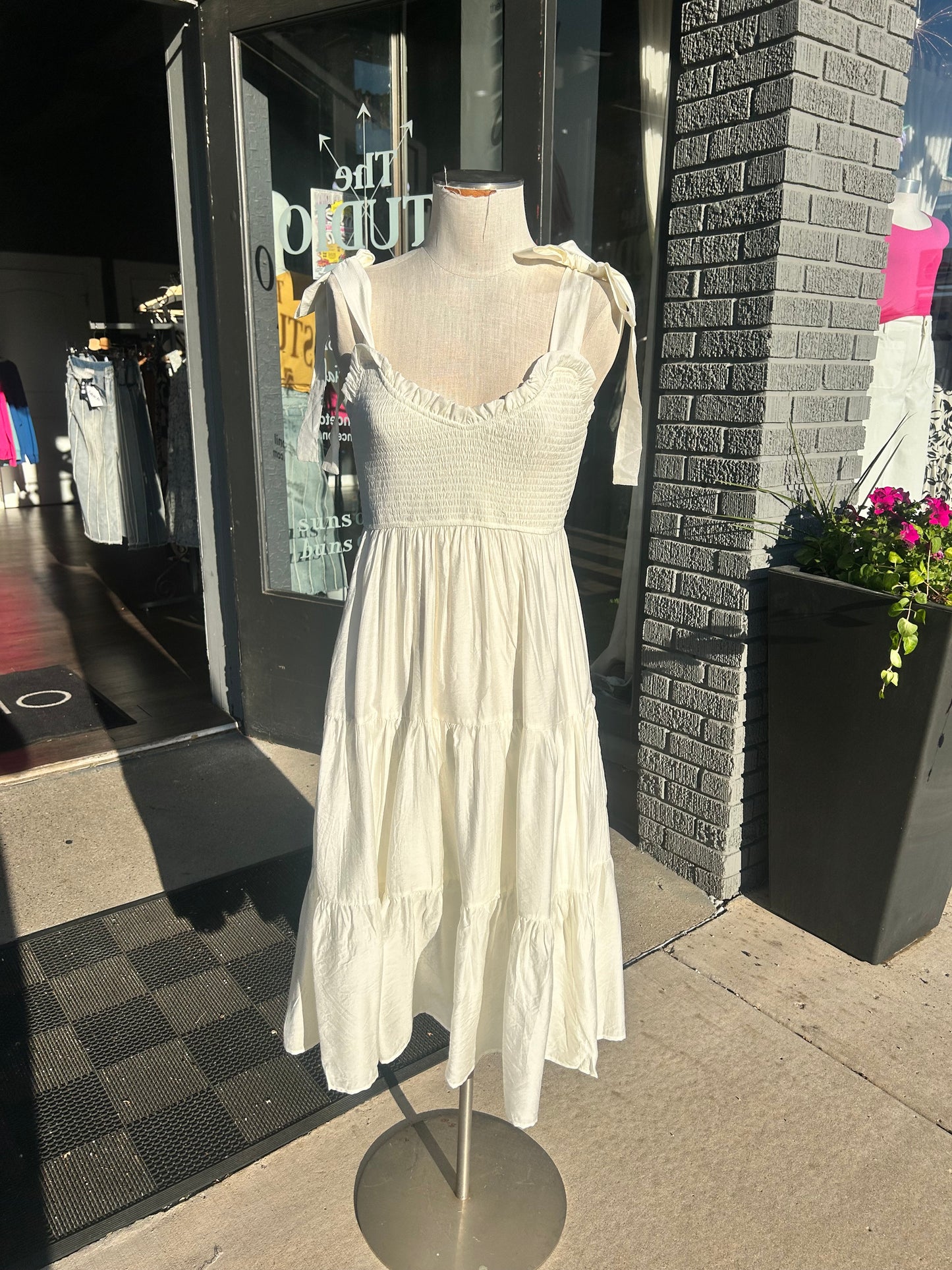 Sweetheart Neck Tiered Midi Dress