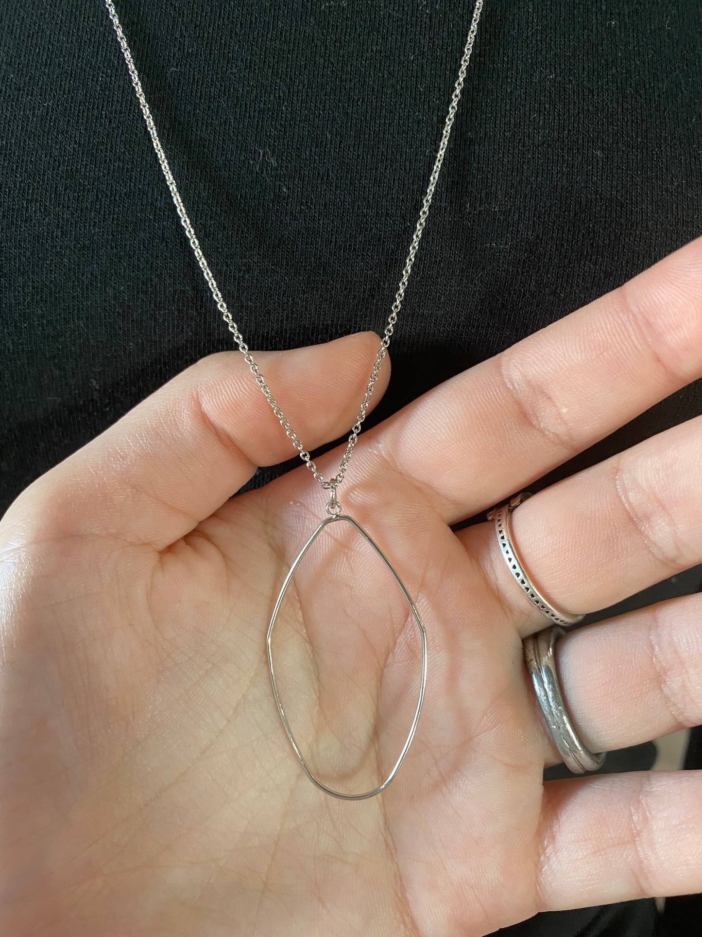 EXTRA LONG SIMPLE OVAL NECKLACE