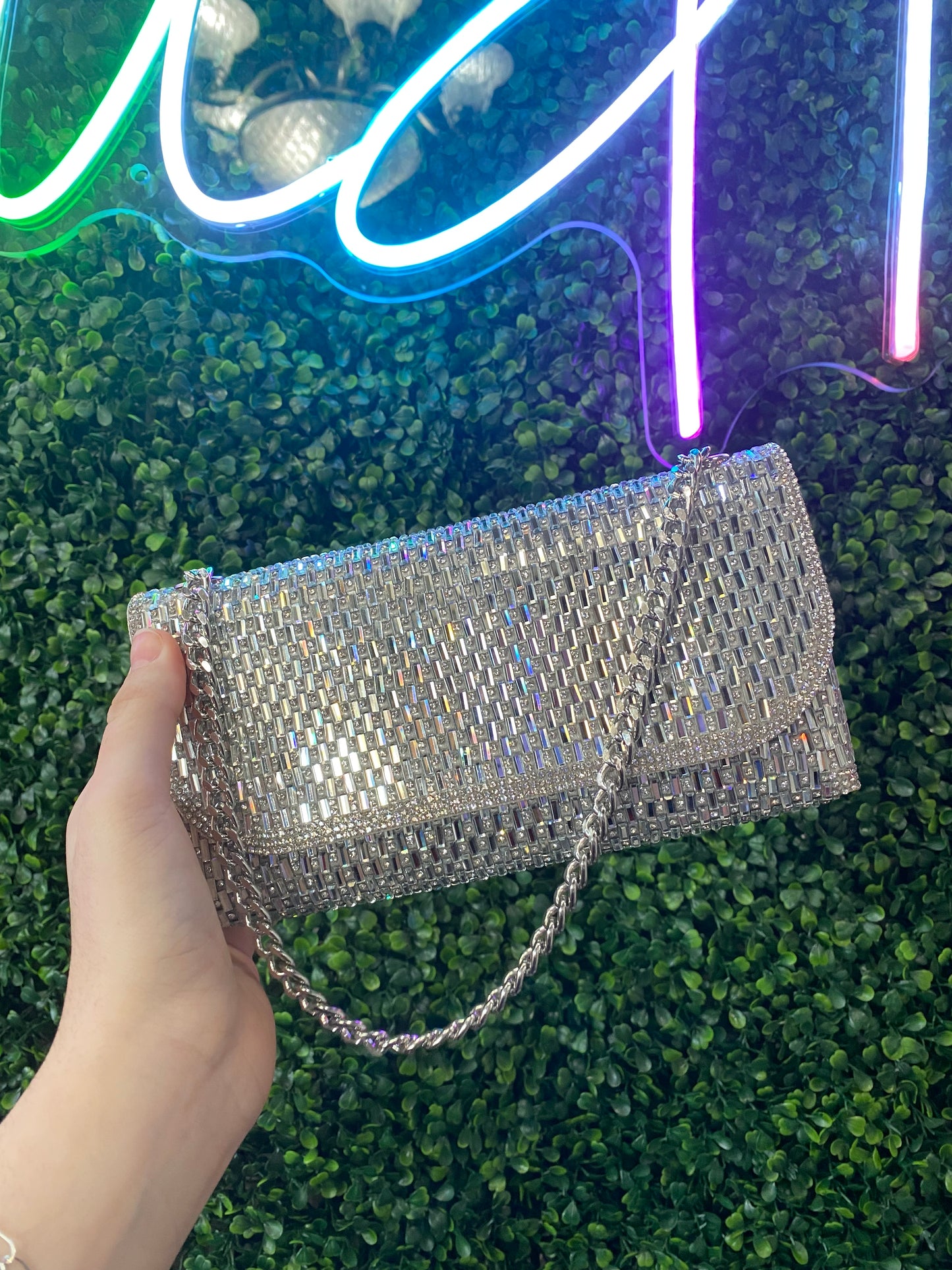 BLING CLUTCH WITH CHAIN
