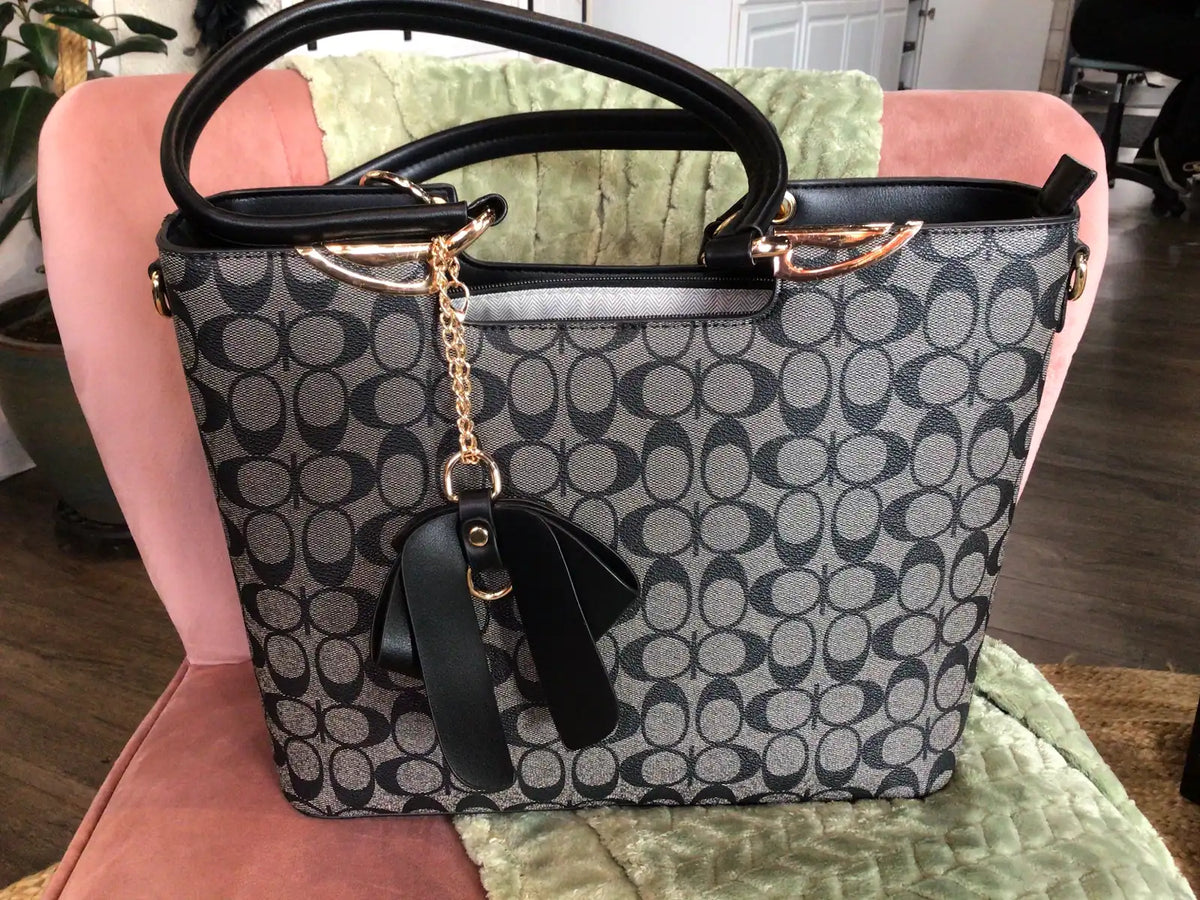 Square Body With Bow Detail Purse
